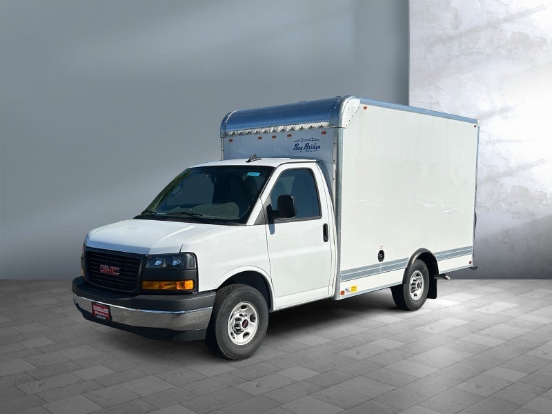 2025 GMC Savana Cutaway 3500 1WT in Summit White — front three-quarter view