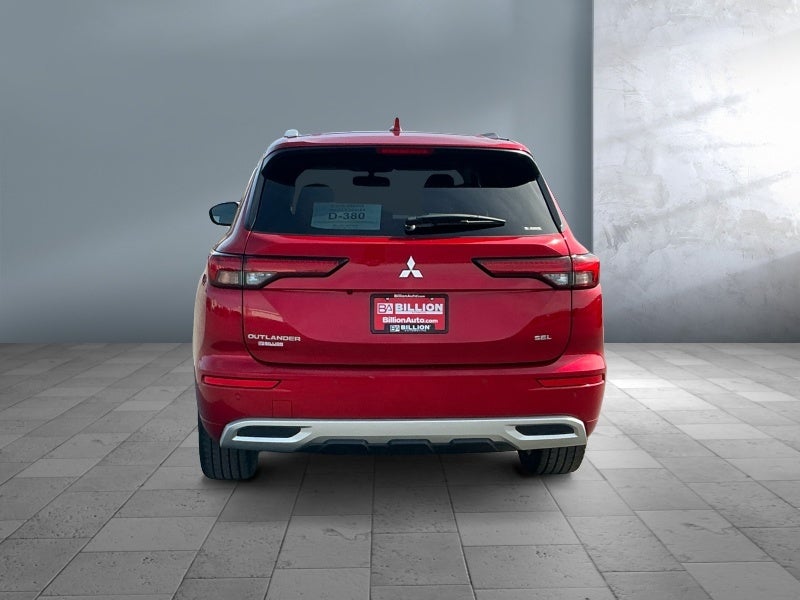 2023 Mitsubishi Outlander — detail view